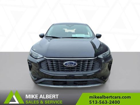 Used 2023 Ford Escape Active image 2