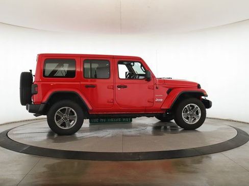 Used 2023 Jeep Wrangler Sahara image 6