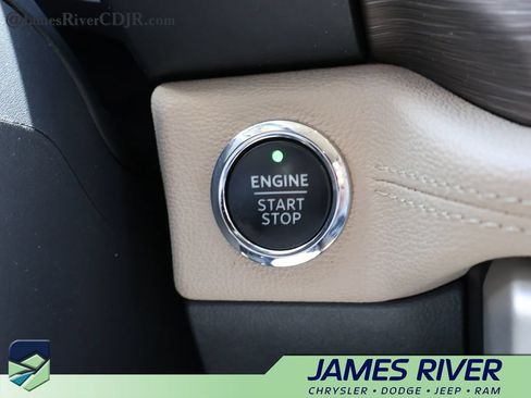 Used 2024 Ford Expedition Limited AWD/4WD image 34