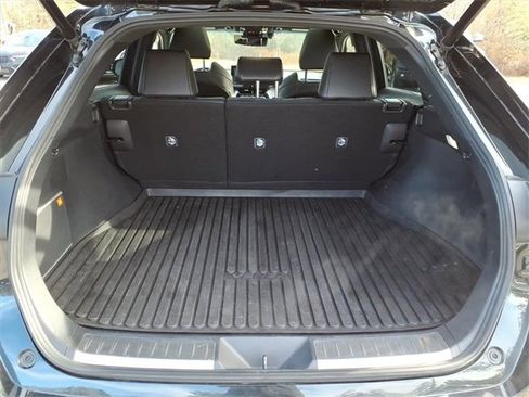 Used 2022 Toyota Venza Limited w/ Advanced Technology Package image 9