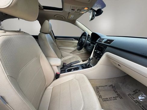 Used 2014 Volkswagen Passat 1.8T SE FWD image 16