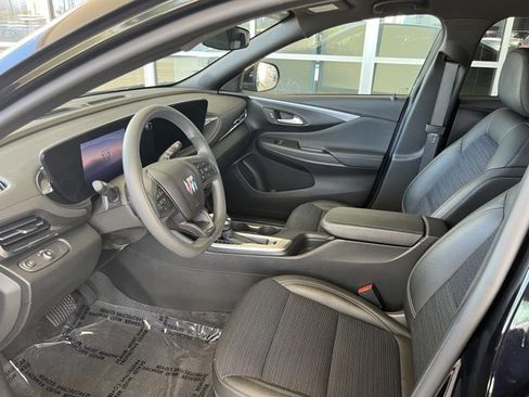 Used 2025 Buick Envista Preferred image 9