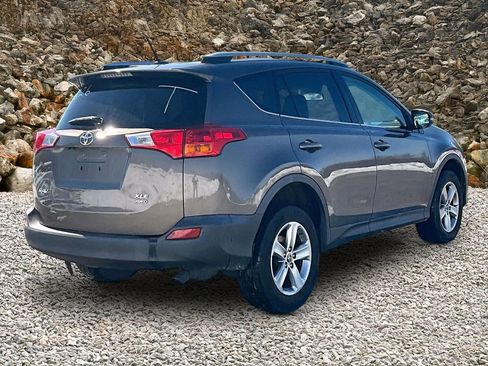 Used 2015 Toyota RAV4 XLE image 2