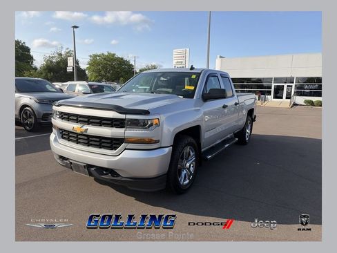 Used 2018 Chevrolet Silverado 1500 Custom w/ Custom Value Package AWD/4WD image 1