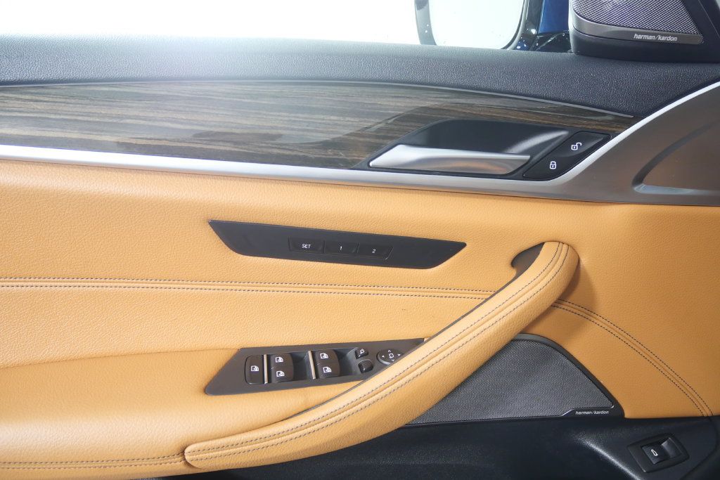 Used 2021 BMW 540i w/ M Sport Package RWD image 9