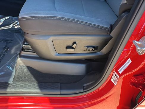 Used 2024 RAM 2500 Big Horn w/ Bed Utility Group image 17