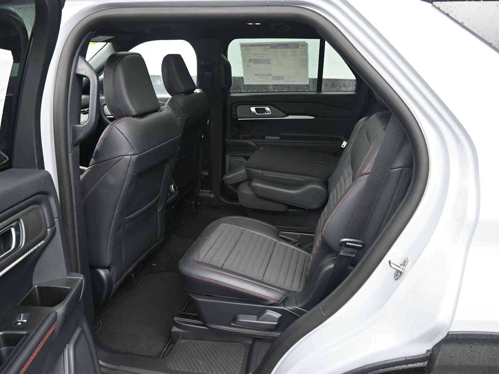 New 2026 Ford Explorer ST-Line w/ ST-Line Street Pack AWD/4WD image 22