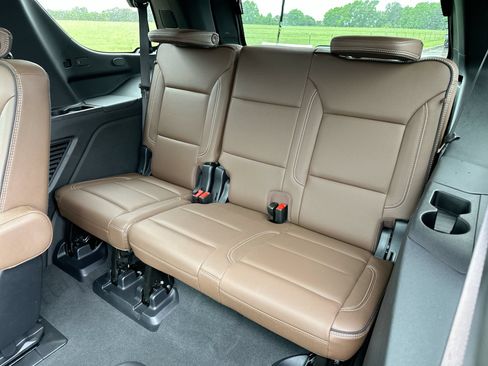 Used 2025 Chevrolet Tahoe High Country AWD/4WD image 25