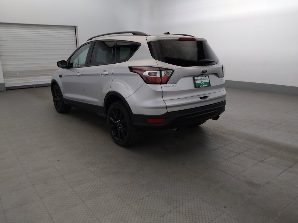 Used 2017 Ford Escape SE w/ SE Sport Appearance Package FWD image 5