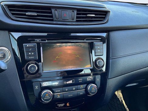 Used 2019 Nissan Rogue SV image 21