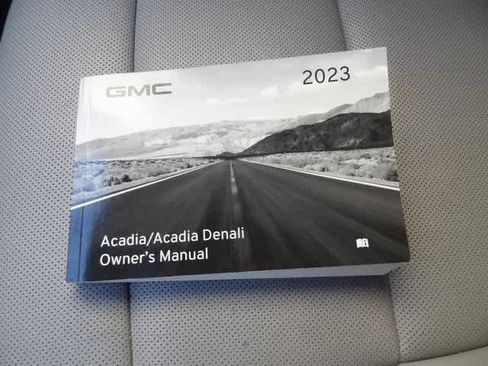 Used 2023 GMC Acadia SLT image 40