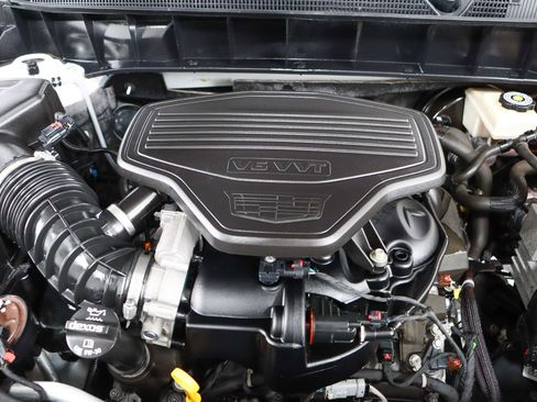 Used 2018 Cadillac XT5 FWD w/ LPO, Wheel Lock Package image 31