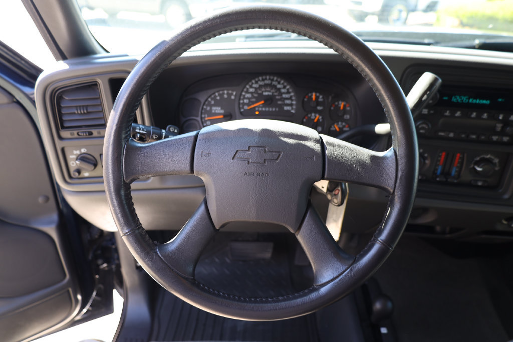 Used 2006 Chevrolet Silverado 1500 LT w/ Light Duty Power Package AWD/4WD image 13