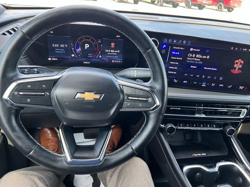 Used 2026 Chevrolet Traverse LT w/ Driver Confidence Package FWD image 31