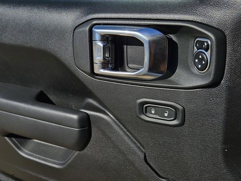 New 2025 Jeep Gladiator Rubicon w/ Convenience Group image 17