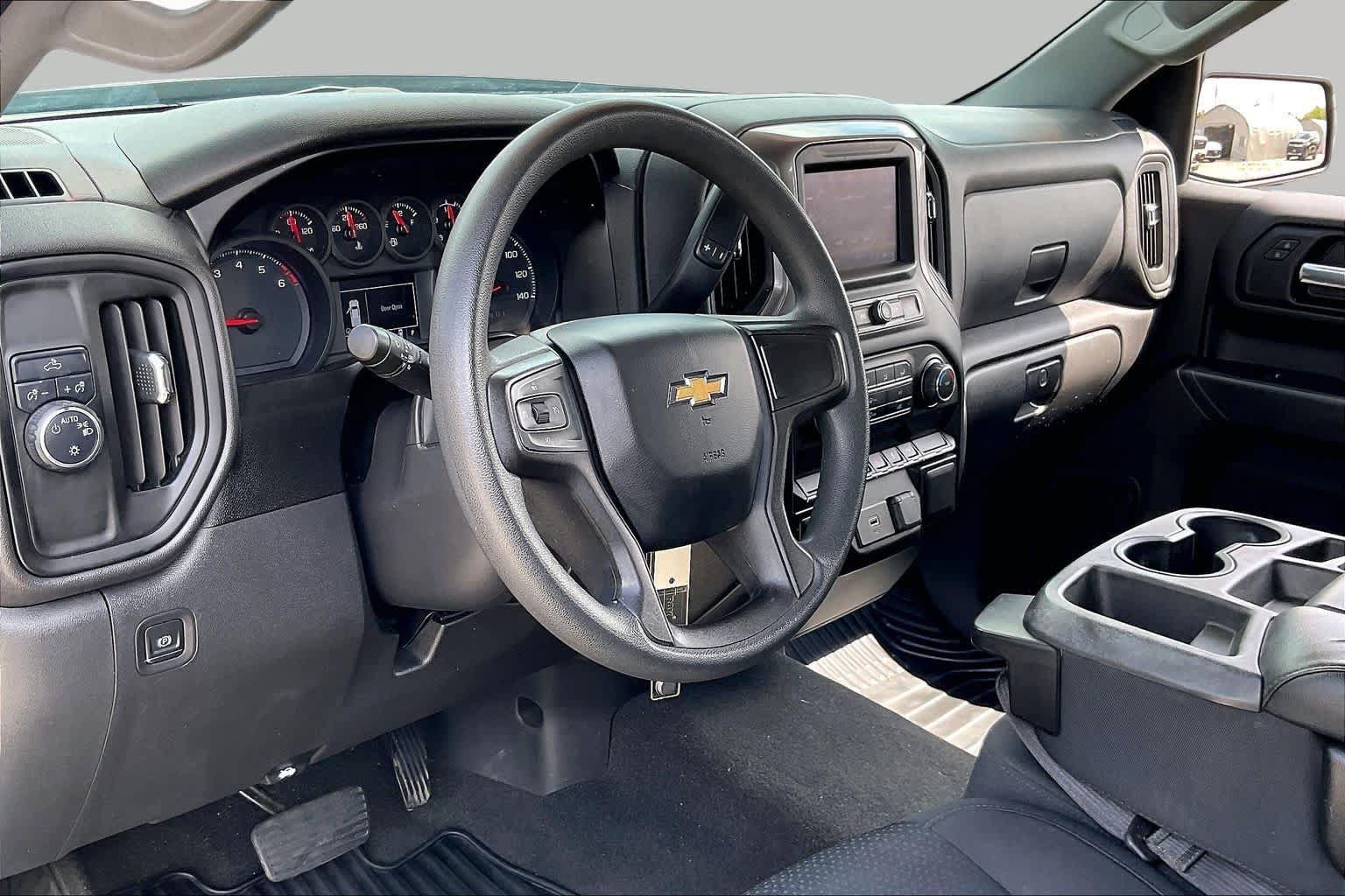 Used 2020 Chevrolet Silverado 1500 Custom w/ Custom Value Package RWD image 15