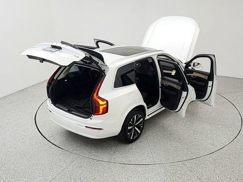 New 2025 Volvo XC90 B6 Core w/ Climate Package AWD/4WD image 37