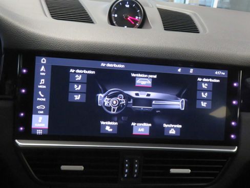 Used 2019 Porsche Cayenne image 34