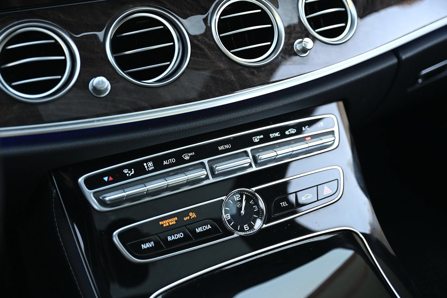 Used 2017 Mercedes-Benz E 300 image 32