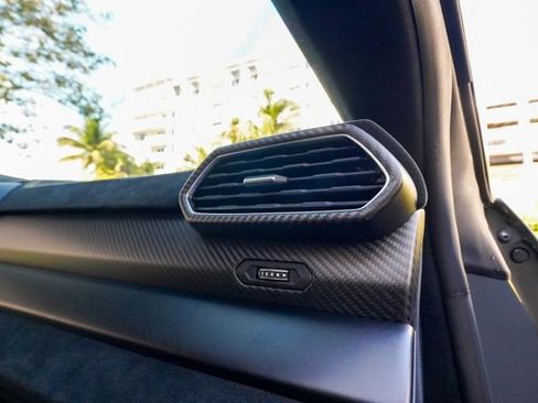 Used 2023 Lamborghini Urus Performante image 91