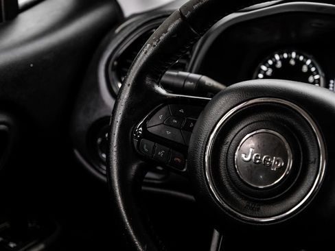 Used 2017 Jeep Renegade Altitude image 22