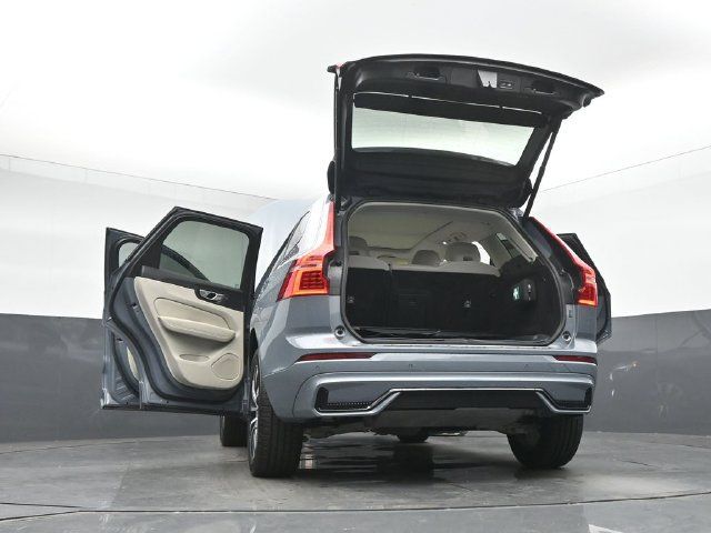 Used 2024 Volvo XC60 B5 Core w/ Protection Package Premier AWD/4WD image 52