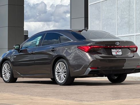 Certified 2020 Toyota Avalon Limited image 7
