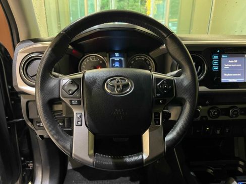 Used 2019 Toyota Tacoma SR5 image 19
