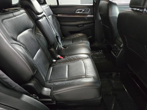 Used 2018 Ford Explorer Platinum AWD/4WD image 17