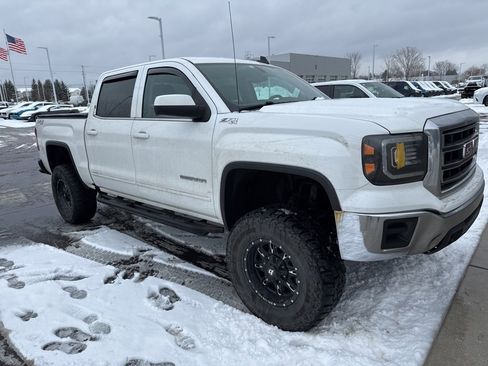 Used 2015 GMC Sierra 1500 SLE w/ Suspension Package, Off-Road image 3