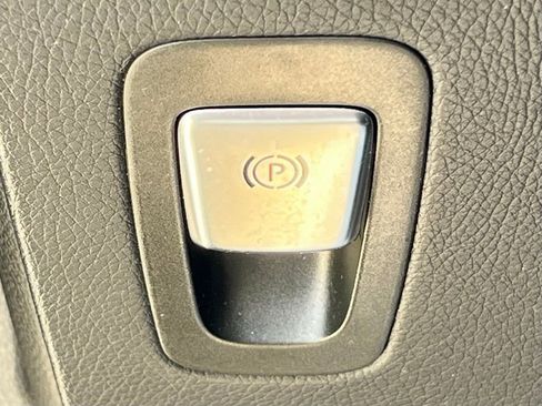 Certified 2022 Mercedes-Benz GLC 300 4MATIC image 26