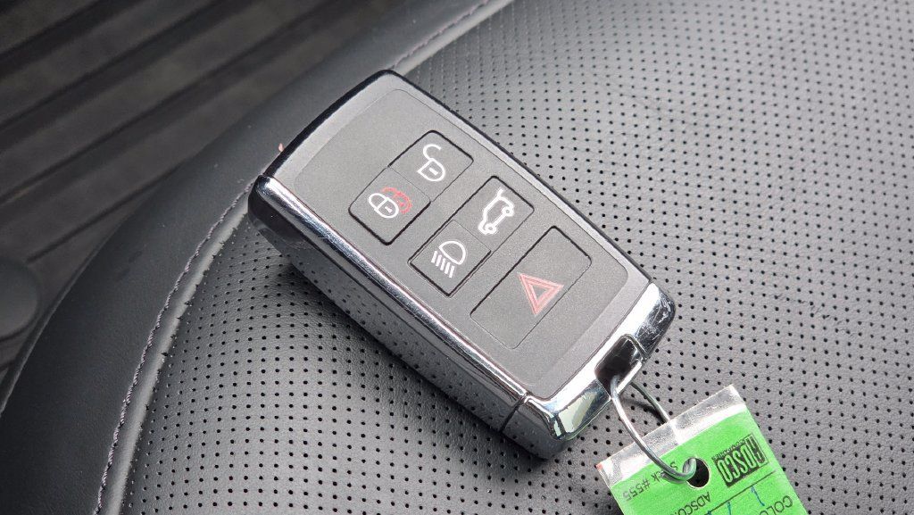 Used 2024 Land Rover Range Rover Sport SE AWD/4WD image 34
