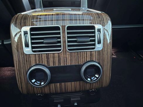 Used 2018 Land Rover Range Rover Long Wheelbase Supercharged image 39