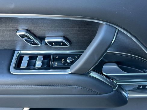 New 2026 Land Rover Range Rover Long Wheelbase Autobiography image 13