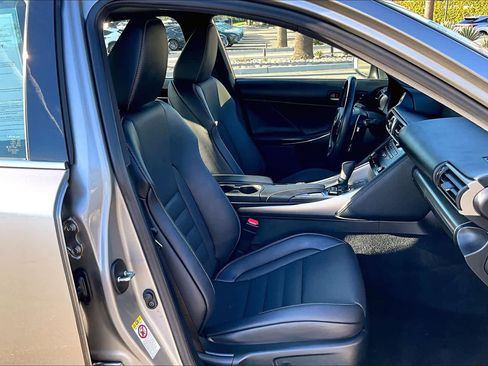 Used 2018 Lexus IS 300 image 8