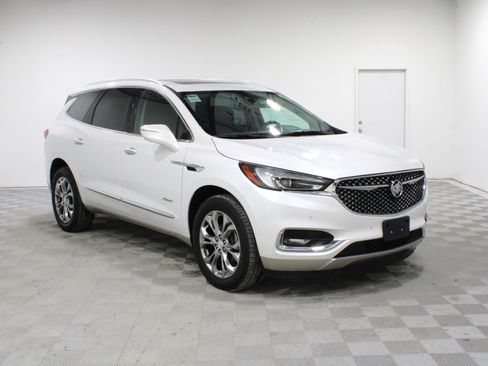 Used 2019 Buick Enclave Avenir w/ Avenir Technology Package FWD image 1