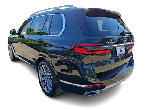 Used 2024 BMW X7 xDrive40i w/ Premium Package AWD/4WD image 4