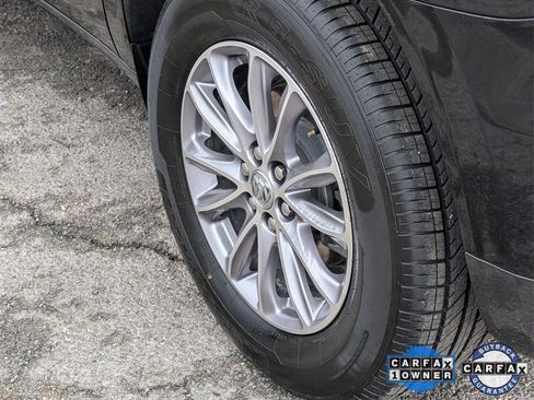 Used 2024 Buick Enclave Premium image 7