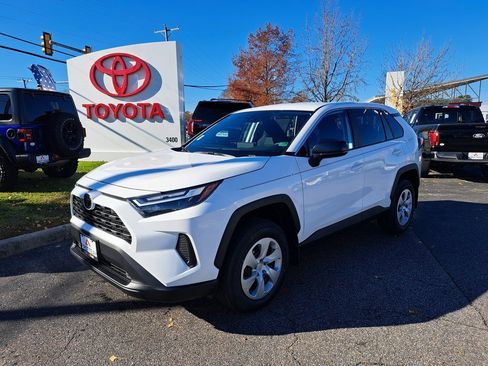 New 2025 Toyota RAV4 LE image 2