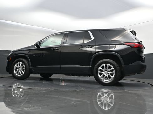 Used 2023 Chevrolet Traverse LS FWD image 39