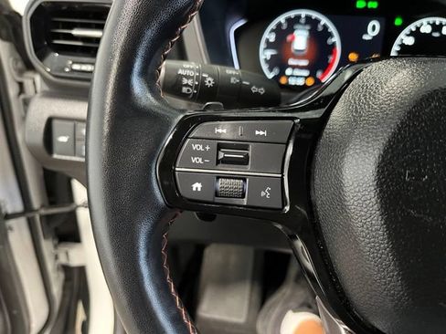Used 2025 Honda Pilot TrailSport image 25