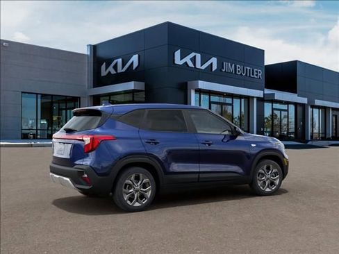 New 2026 Kia Seltos LX FWD image 6