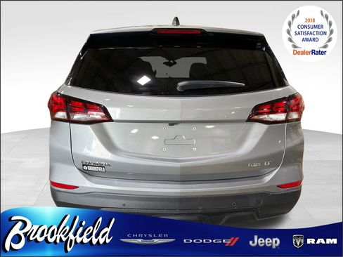 Used 2023 Chevrolet Equinox LT w/ Driver Convenience Package AWD/4WD image 3