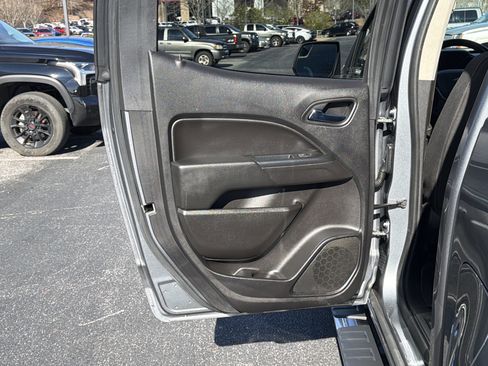 Used 2018 Chevrolet Colorado LT w/ LT Convenience Package image 21