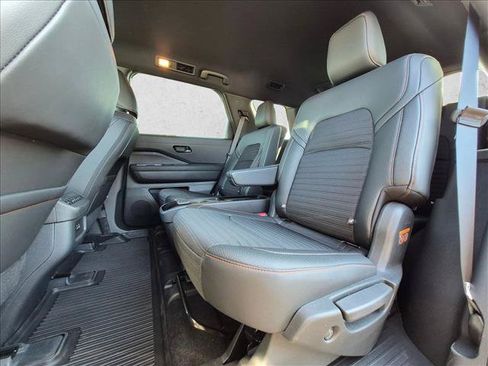 Used 2025 Nissan Pathfinder Rock Creek AWD/4WD image 19