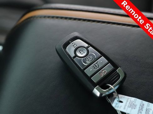 Used 2023 Ford Expedition Max Platinum image 3