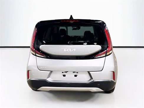 Used 2023 Kia Soul LX image 6