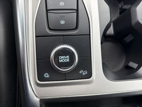 Used 2022 Ford Explorer XLT w/ Equipment Group 202A image 30