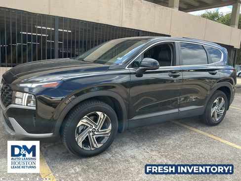Used 2021 Hyundai Santa Fe SE FWD image 2