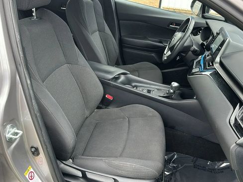 Used 2018 Toyota C-HR XLE image 21